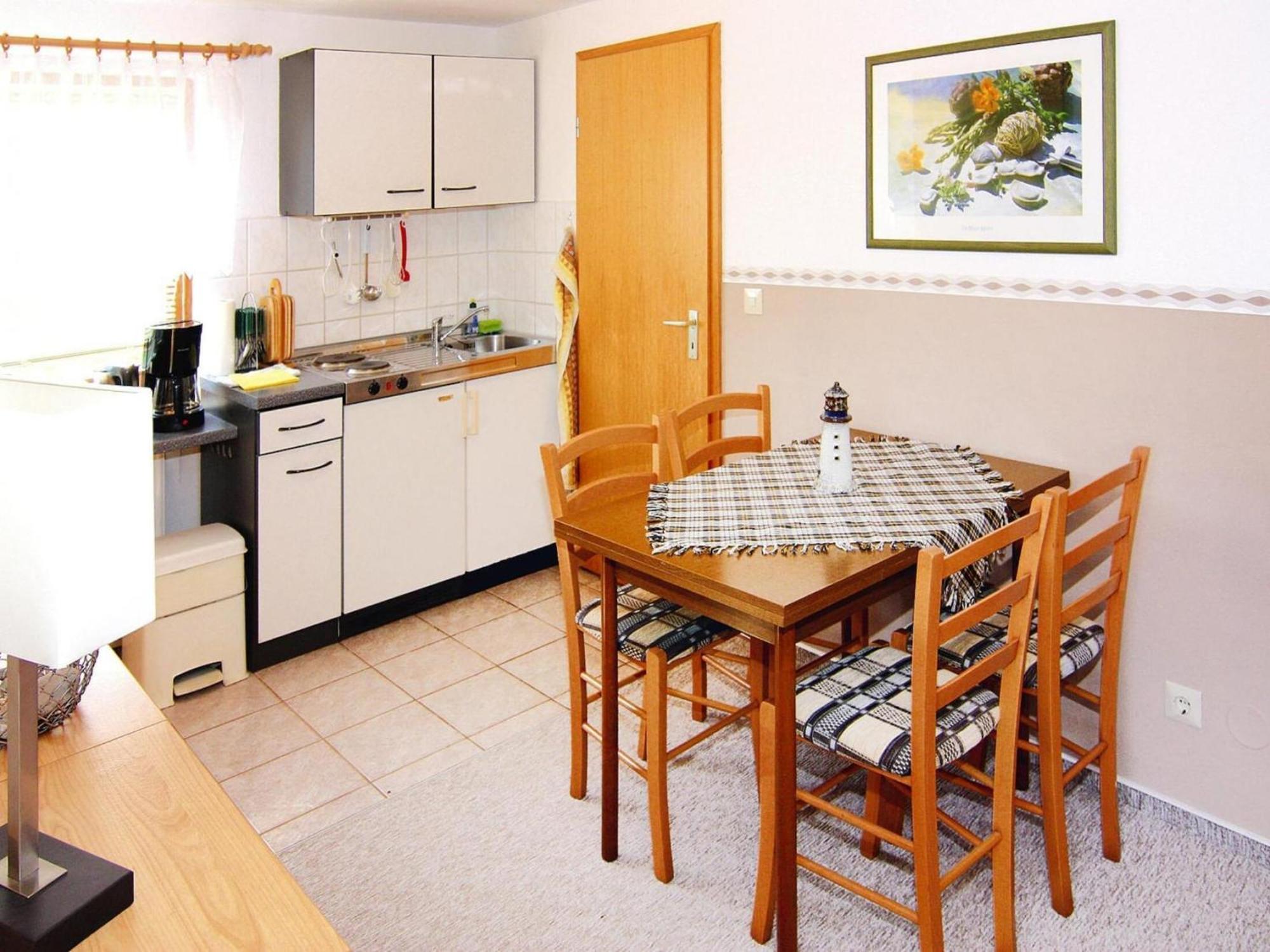 Apartment, Ломе Екстериор снимка